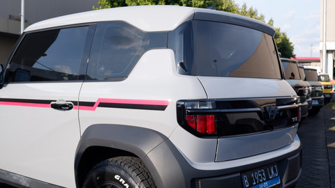 Seremoni penyerahan perdana mobil listrik VinFast VF 3 ke konsumen Indonesia (20/4/2025). Foto: Sena Pratama/kumparan