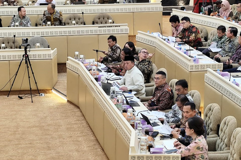 Menteri ATR/BPN Nusron Wahid mengikuti rapat kerja bersama Komisi II DPR RI di Kompleks Parlemen Senayan, Jakarta, Senin (21/4/2025). Foto: Luthfi Humam/kumparan