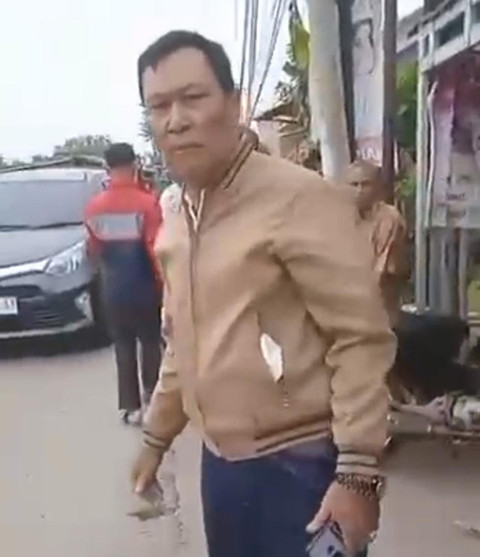 Eks Anggota DPRD Palembang yang menjadi terduga pelaku penusukan terhadap mantan istrinya. Foto : Potongan video