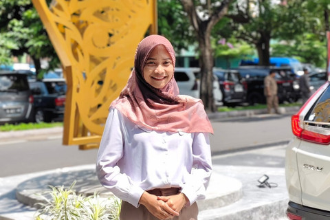 Rizki Rahma Nur Wahyuni, dalang perempuan di Yogyakarta, Senin (21/4/2025). Foto: Arfiansyah Panji Purnandaru/kumparan