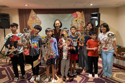 Rizki Rahma Nur Wahyuni, dalang perempuan di Yogyakarta. Foto: Dok. Pribadi