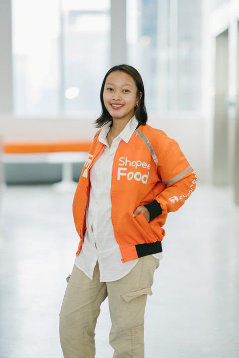 Setiawati, mitra pengemudi ShopeeFood. Foto: Istimewa