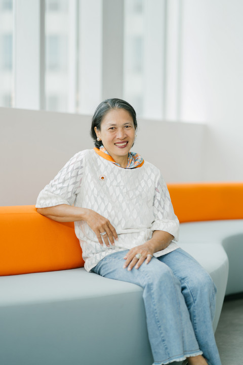 (Lis Giyartini, mitra pengemudi ShopeeFood. Foto: Istimewa