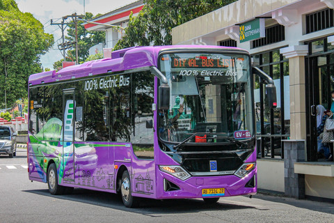 Bus listrik di Yogyakarta. Foto: Shutterstock