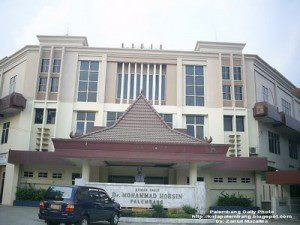 Gedung RSUP Dr. Mohammad Hoesin Palembang Foto: Facebook/@RSUP Dr. Mohammad Hoesin
