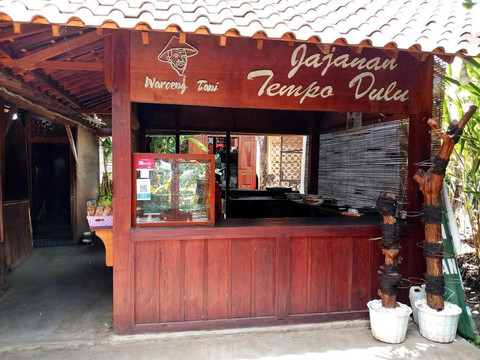 Waroeng Tani di Jl. TPST, Jetak Lor, Mulyoagung, Kecamatan Dau, Kabupaten Malang yang tetap jaya hingga lintas generasi berkat dana usaha BRI. Foto: Dok. BRI