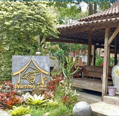 Waroeng Tani yang berhasil mengumpulkan omzet hingga Rp 500 juta berkat pemberdayaan dana usaha BRI. Foto: Dok. BRI