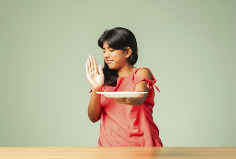 Ilustrasi Anak Tidak Boleh Makan Jajanan. Foto: Shutterstock