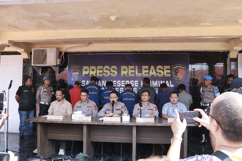 Jumpa pers kasus sabung ayam yang terjadi di rumah anggota DPRD Asahan Pajar Prianto. Foto: Dok. Polres Asahan