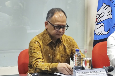 Direktur Jenderal (Dirjen) Kementerian Pendidikan Tinggi, Sains, dan Teknologi (Kemendiktisaintek) Khairul Munadi dalam konferensi pers pelaksanaan UTBK, Universitas Indonesia, Depok, Jawa Barat, Rabu (23/4/2025). Foto: Alya Zahra/kumparan 