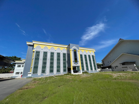 Bagian depan Asrama Haji Pontianak. 2.519 jemaah haji Kalbar tahun ini akan menginap di Asrama Haji Pontianak. Foto: Rabiansyah/Hi!Pontianak