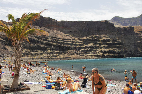 Ilustrassi turis di Gran Canaria di Spanyol. Foto: OlgaGi/Shutterstock