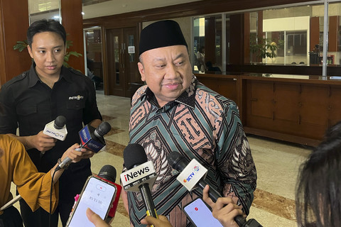Wakil Ketua Komisi X Lalu Hadrian Irfani saat dijumpai di Nusantara I, Komplek Parlemen Senayan, Jakarta Pusat, Rabu (23/4/2025). Foto: Alya Zahra/kumparan 