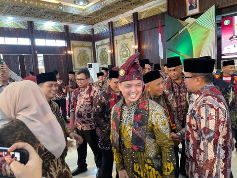 Gubernur Kalbar, Ria Norsan usai melantik pegurus IKBM Kalbar di Pendopo Gubernur. Foto: Rabiansyah/Hi!Pontianak