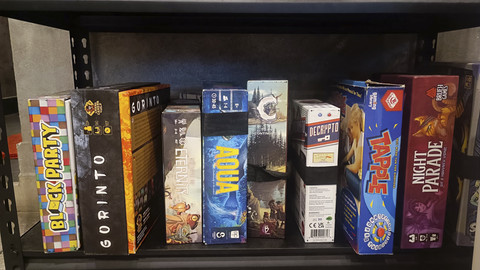 Suasana bermain board game di Bali. Foto: Denita BR Matondang/kumparan