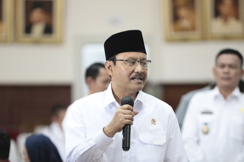 Mensos Saifullah Yusuf (Gus Ipul) meninjau langsung pelaksaan Desk Sekolah Rakyat di Gedung Konvensi Taman Makam Pahlawan Nasional Utama Kalibata, Jakarta, Rabu (23/4/2025). Foto: Dok. Kemensos