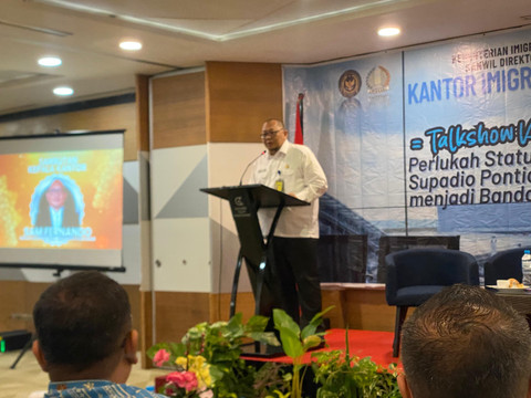 Kepala Kantor Imigrasi Kelas I TPI Pontianak, Sam Fernando. Foto; Yulia Ramadhiyanti/Hi!Pontianak