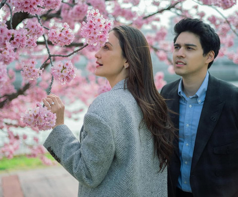 Luna Maya dilamar Maxime Bouttier di Jepang. Foto: Instagram/ @lunamaya