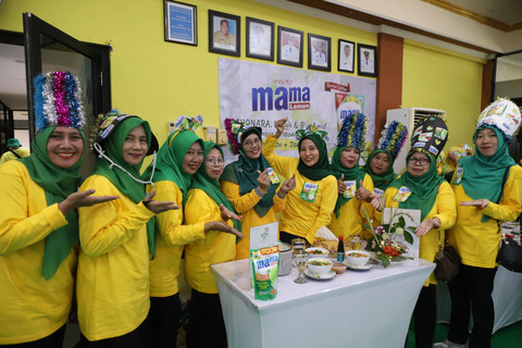 Arisan Sahabat MAMA di Kecamatan Pulo Gadung, Kamis (24/4). Foto: kumparan