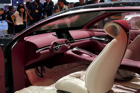 Hyptec Earth di Shanghai Auto Show 2025. Foto: Erandhi Hutomo Saputra/kumparan