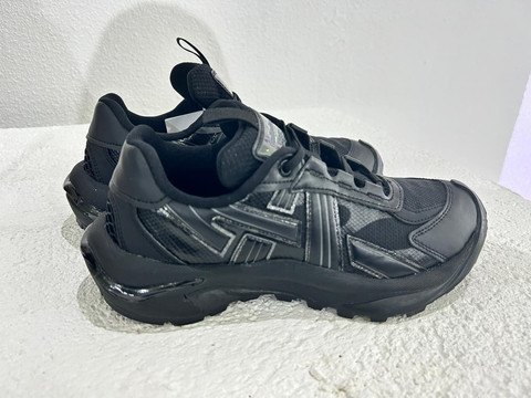 Lini Tigtrail dari Onitsuka Tiger ULTI RS Series. Foto: Judith Aura/kumparan