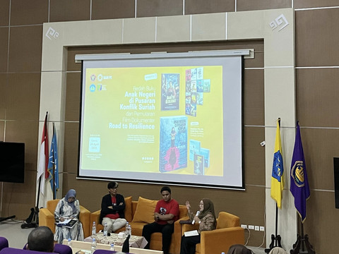 Diskusi buku Anak Negeri di Pusaran Konflik Suriah dan pemutaran film dokumenter Road to Resilience yang diselenggarakan Badan Nasional Penanggulangan Terorisme (BNPT) bersama Kreasi Prasasti Perdamaian (KPP) | Foto : Eka Febriani / Lampung Geh