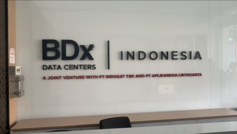 Tim Penyidik Bidang Tindak Pidana Khusus Kejaksaan Negeri Jakarta Pusat melakukan penggeledahan dan penyitaan dugaan tindak pidana korupsi Pengadaan Barang/Jasa
dan Pengelolaan Pusat Data Nasional Sementara pada Kementerian Kominfo, Kamis (24/4). Foto: Dok. Istimewa