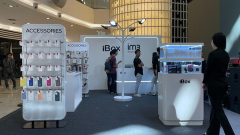 IM3 Platinum dan Erajaya Group melalui iBox menggelar Platinum Day with iPhone 16: Next Level, Unlocked! selama tiga hari mulai dari hari ini hingga 27 April 2025 di Main Atrium Senayan City, Jakarta.  Foto: Habib Allbi Ferdian/kumparan