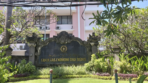 Fakultas Ekonomi dan Bisnis Universitas Udayana. Foto: Denita BR Matondang/kumparan