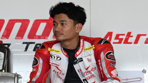 Fadillah Arbi Aditama saat pre-test Asia Road Racing Championship (ARRC) di Chang International Circuit, Buriram, Thailand, pada April 2025. Foto: AHM