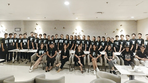 Panitia pelaksana Megamall Fashion Week.