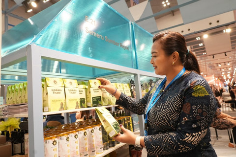 Minuman herbal Kamandalu Ashitaba yang diolah dari tanaman Seledri Jepang atau Ashitaba. Foto: dok. BRI