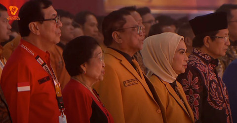 Ketua Umum PDIP Megawati Soekarnoputri dan Ketua DPP Hanura Oesman Sapta Odang  di acara pengukuhan pengurus DPP Partai Hanura, di JCC Senayan, Sabtu (26/4/2025). Foto: Dok: Hanura Official