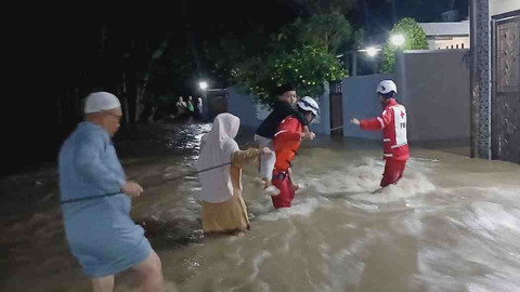 Evakuasi korban banjir di Cianjur, Jawa Barat. Foto: Dok. kumparan