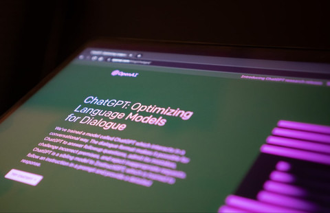 Ilustrasi Prompt ChatGPT untuk Membuat Video   Sumber Unsplash/Jonathan Kemper