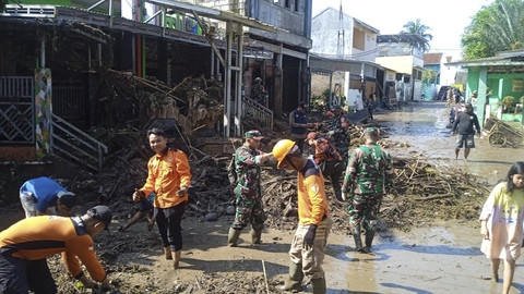Penanganan banjir di Cianjur Jawa Barat, imbas hujan lebat. Foto: Dok. BPBD Cianjur