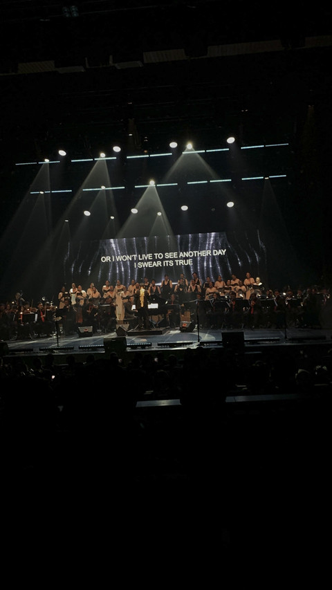 Konser An EMOrchestra: Welcome to The Black Symphony digelar di Graha Bhakti Budaya, Taman Ismail Marzuki, Jakarta Pusat, Sabtu (26/4/2025). Foto: Vincentius Mario/kumparan