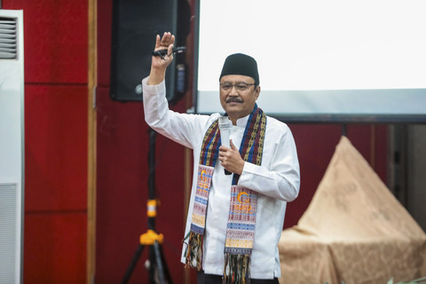 Menteri Sosial RI Saifullah Yusuf (Gus Ipul)  dalam pembukaan Rapat Kerja Nasional dan Rapat Pimpinan Nasional Jamaah Al Jam'iyatul Washliyah di Sentul, Bogor, Sabtu (26/4/2025). Foto: Dok. Kemensos