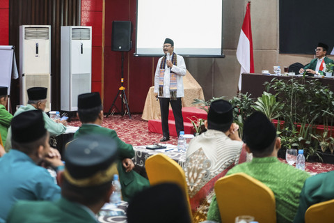 Menteri Sosial RI Saifullah Yusuf (Gus Ipul)  dalam pembukaan Rapat Kerja Nasional dan Rapat Pimpinan Nasional Jamaah Al Jam'iyatul Washliyah di Sentul, Bogor, Sabtu (26/4/2025). Foto: Dok. Kemensos
