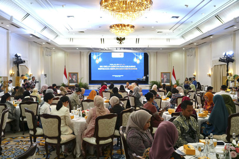 Penasihat I Dharma Wanita Persatuan (DWP) Kementerian Sosial (Kemensos), Fatma Saifullah Yusuf menghadiri Halal Bihalal Solidaritas Perempuan Indonesia Kabinet Merah Putih (Seruni) di Auditorium Sekretariat Wakil Presiden, Jakarta, Rabu (23/4/2025). Foto: Dok. Kemensos