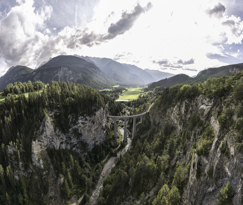 Panorama indahnya Landwasser World. Foto: Dok. Rhaetian Railways