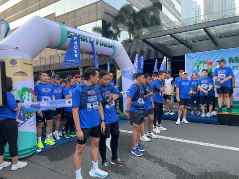 Acara Run & Walk for Responsible and Decent Work yang diselenggarakan oleh Panasonic GOBEL di Jalan Jenderal Sudirman, Minggu (27/4/2025). Foto: Najma Ramadhanya/kumparan