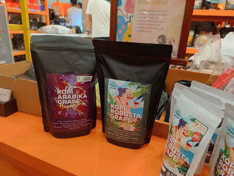 Produk-produk yang ditawarkan Serius Pangan Nusantara pada BRI UMKM EXPO(RT) 2025 di ICE BSD, Tangerang. Foto: Dok. BRI