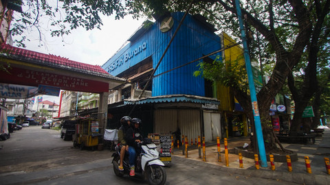 Kawasan pertokoan Gaya Baru yang juga menyimpan nostalgia di generasi 90-an Kota Musi yang kerap melintas untuk sekedar berbelanja, Minggu (27/4) Foto: abp/urban id