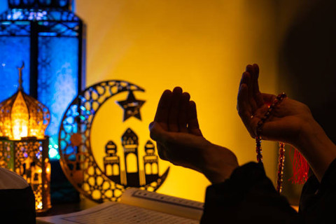Ilustrasi Bacaan Sholawat Munjiyat, Foto: Unsplash/Raul C.