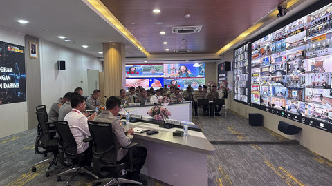 Kegiatan analisis dan evaluasi (Anev) secara daring dan luring oleh Polri dalam mengawal ketahanan pangan pada Senin (28/4/2025). Foto: Dok. Polri