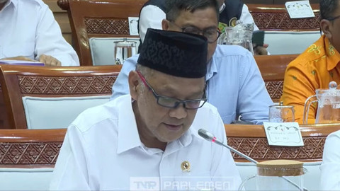 kepala BP Haji Mochamad Irfan Yusuf mengikuti RDP dengan Komisi VIII DPR RI di Kompleks Parlemen, Senayan, Jakarta, Senin (28/4/2025). Foto: Youtube/ TVR Parlemen