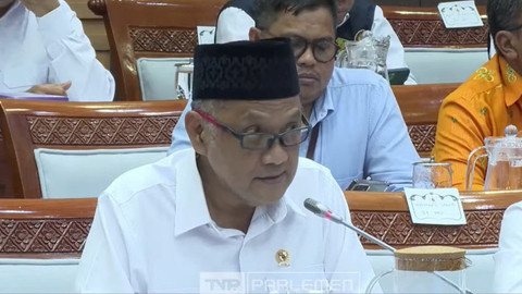 kepala BP Haji Mochamad Irfan Yusuf mengikuti RDP dengan Komisi VIII DPR RI di Kompleks Parlemen, Senayan, Jakarta, Senin (28/4/2025). Foto: Youtube/ TVR Parlemen
