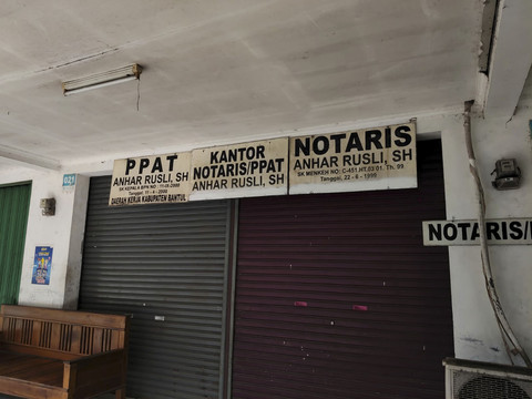Kantor notaris Anhar Rusli di Pasar Niten, Kapanewon Kasihan, Kabupaten Bantul, Senin (28/4/2025). Foto: Arfiansyah Panji Purnandaru/kumparan