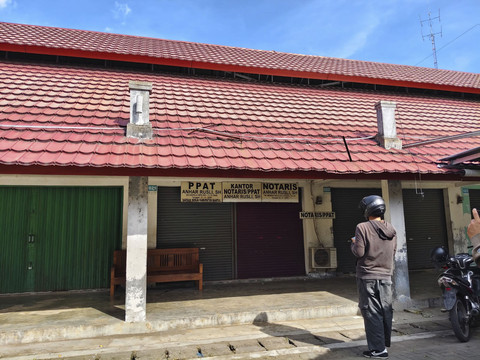 Kantor notaris Anhar Rusli di Pasar Niten, Kapanewon Kasihan, Kabupaten Bantul, Senin (28/4/2025). Foto: Arfiansyah Panji Purnandaru/kumparan